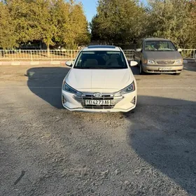 Hyundai Elantra 2020