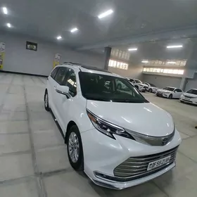 Toyota Sienna 2021