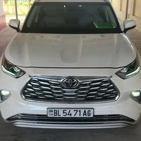 Toyota Highlander 2021