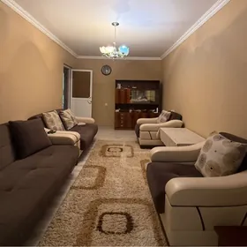 2 ком 1 этаж Мира  Азади