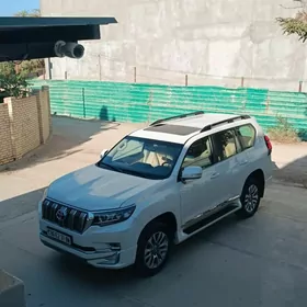 Toyota Land Cruiser Prado 2023