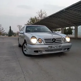 Mercedes-Benz E320 1995