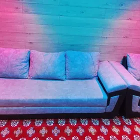 Диван раскладной и 2 кресла