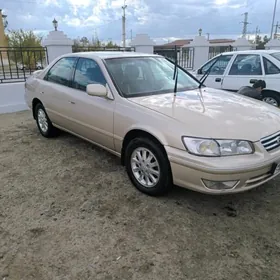 Toyota Camry 2000