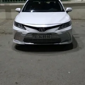 Toyota Camry 2021