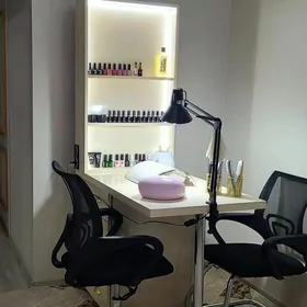 Manikurnyy stol stul