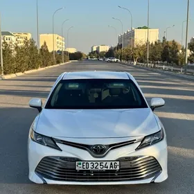 Toyota Camry 2020