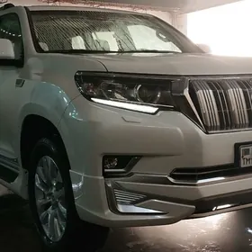Toyota Land Cruiser Prado 2023