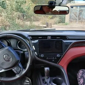 Toyota Camry Hybrid 2019