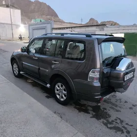 Mitsubishi Pajero 2013