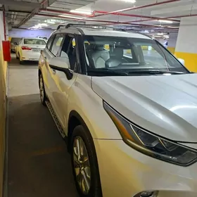 Toyota Highlander 2021