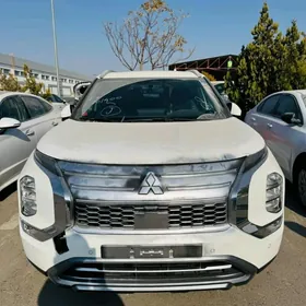 Mitsubishi Outlander 2025