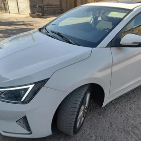 Hyundai Elantra 2020