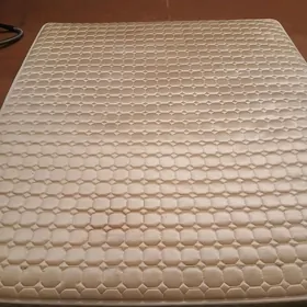 Matras, двуспальный матрас.