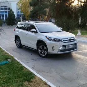 Toyota Highlander 2019