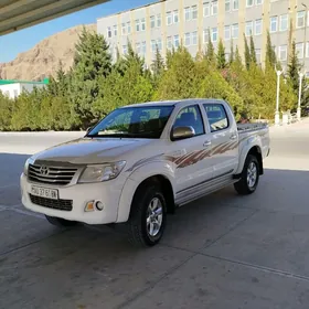 Toyota Hilux 2013