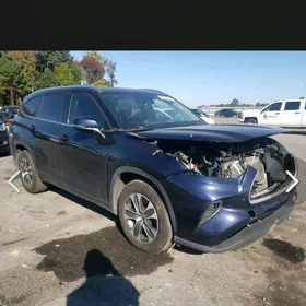 Toyota Highlander 2021