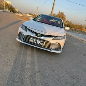 Toyota Camry 2019