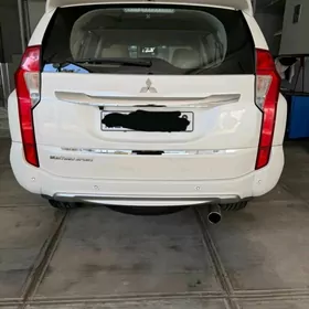 Mitsubishi Montero Sport 2019