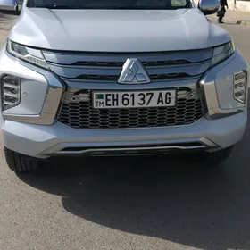 Mitsubishi Pajero 2020