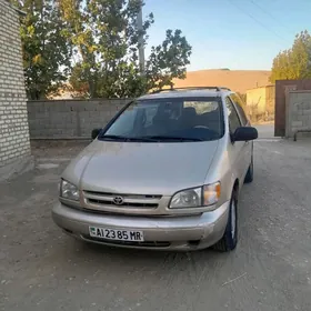 Toyota Sienna 2000