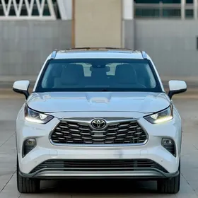 Toyota Highlander 2021