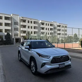 Toyota Highlander 2021