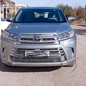 Toyota Highlander 2019