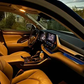 Toyota Highlander 2022