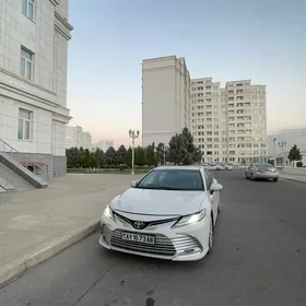 Toyota Camry 2021