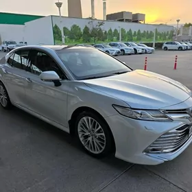 Toyota Camry 2020