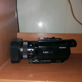 Sony Ax 700