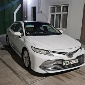 Toyota Camry 2018