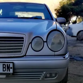 Mercedes-Benz E320 1997