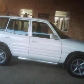 Toyota RAV4 1999
