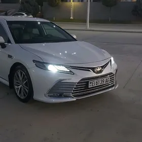Toyota Camry 2021