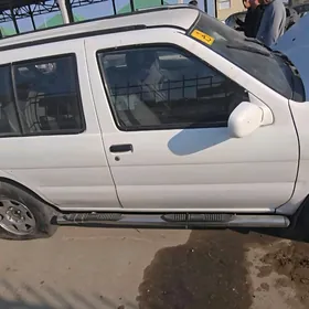 Nissan Pathfinder 1997