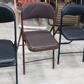 Stul oturgyc acylyp yapylyan