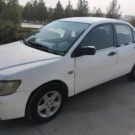 Mitsubishi Lanser 2001