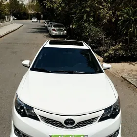 Toyota Camry 2012