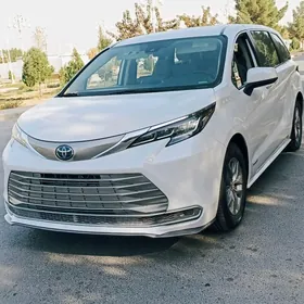 Toyota Sienna 2021