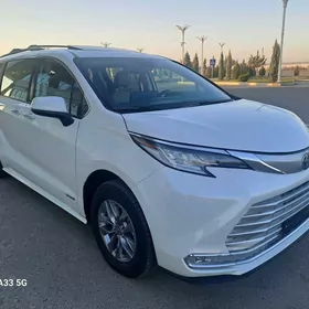 Toyota Sienna 2021