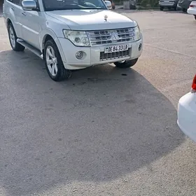 Mitsubishi Pajero 2010