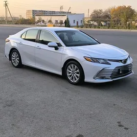 Toyota Camry 2020
