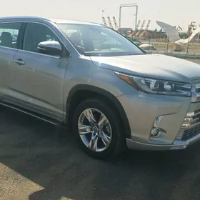 Toyota Highlander 2019