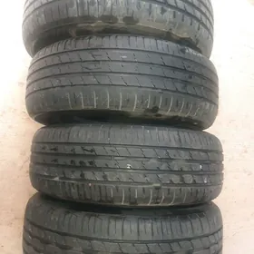 Toyota Sienna tekerler.