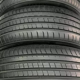215/55R17  Zeetex 2025 yyl