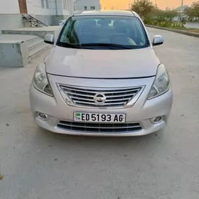 Nissan Versa 2011