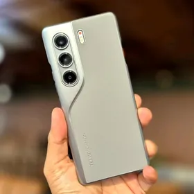 Techno Camon 40 pro kredit