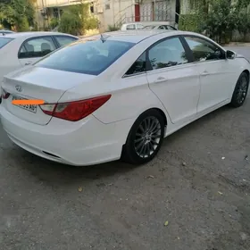 Hyundai Sonata 2011